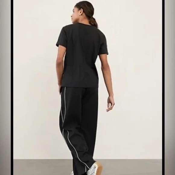 NWT ATHLETA black essential long tee size S - Picture 2 of 5